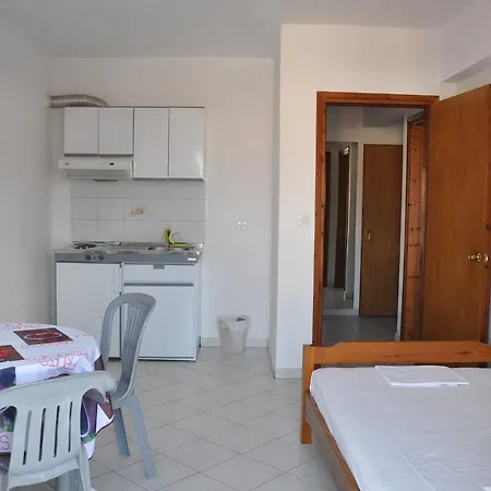 Stavroula ηospitality Vrasna