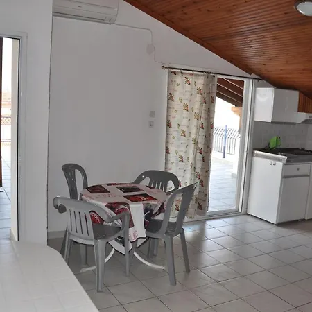 Stavroula ηospitality Apartament *
